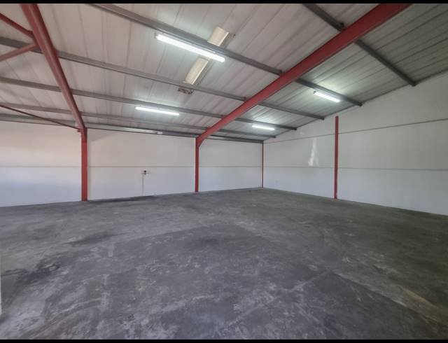 152M² WAREHOUSE TO LET IN PHILIPPI